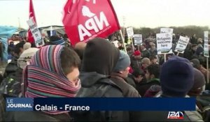 2000 personnes manifestent en soutien aux migrants à Calais