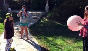 Une fille se prend un ballon en pleine face - headshot au ralenti