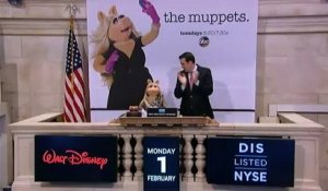 Miss Piggy ouvre la séance de la Bourse de Wall Street