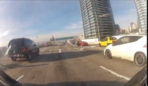 Course poursuite sur l'autoroute de Bay Bridge - Californie - 21 janvier 2016