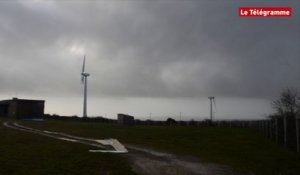Dinéault (29). Une éolienne en partie détruite par la tempête