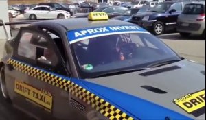 Un taxi qui fait des drifts! En mode Fast & Furious