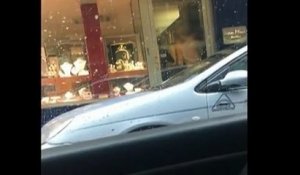 Paris : deux braqueurs armés sont restés coincés dans le sas d'une bijouterie