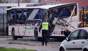 Six personnes tuées dans un accident de car scolaire à Rochefort