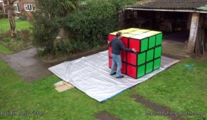 Résoudre le plus grand Rubik's Cube du monde - Cube de 1m56 de coté