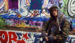 Stéphie Graf, 28 ans, Street artist - Filles d'Aujourd'hui du 07/03/15 - CANAL+