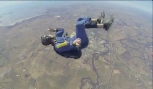 Un parachutiste fait un malaise pendant un saut