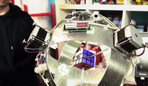 Record du monde pour ce robot qui résout un rubik's cube en moins d'une seconde