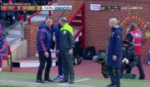 L'incroyable simulation de Louis van Gaal, l'entraîneur de Manchester United