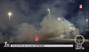 Nuit de violence à Calais après le début du démantèlement de la "jungle"