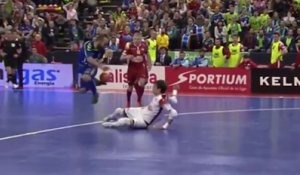 Futsal : Ricardinho régale, puis se ridiculise !