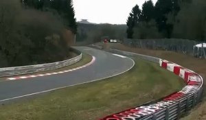 L'accident le plus impressionnant de l'année pendant une course de supercar