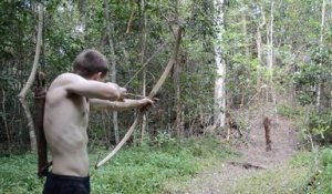 Comment faire un arc parfait et des flèches avec seulement des outils naturels