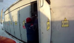 Eteindre l'incendie d'une centrale élecrtique avec de la neige en Russie !