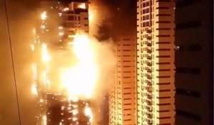 Spectaculaire incendie dans des tours près de Dubai