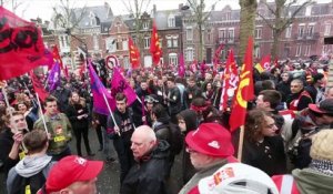 Manifestation contre la loi El Khomri à Valenciennes: passage devant le lycée Watteau et la faculté