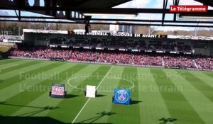 Football. Ligue 1. Guingamp - PSG. L''entrée des joueurs sur le terrain