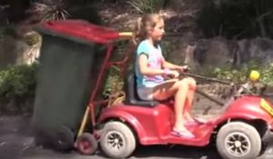 Un papa fabrique un véhicule adapté pour que sa fille puisse sortir les poubelles à sa place