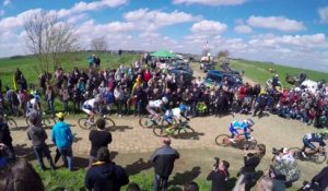 Revivez Paris-Roubaix en caméra embarquée sur les vélos au sein du Peloton et des Cyclistes