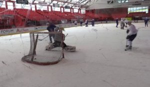 Hockey sur glace: Hecquefeuille et les Bleus à Amiens