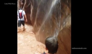 Poursuivis par la montée des eaux dans un Canyon aux Etats-Unis ! Crue éclair