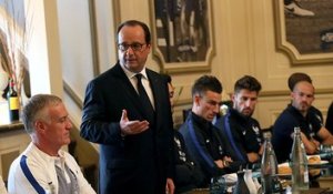 La visite du Président François Hollande aux Bleus