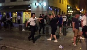Des supporters Anglais ravagent le centre ville de Marseille - Euro 2016