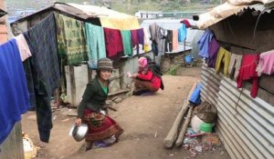 Séisme au Népal: un an après, 250.000 personnes vivent toujours dans des abris temportaires