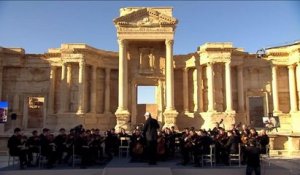 A Palmyre, un concert organisé par la Russie pour célébrer la victoire - Le 05/05/2016 à 20h35