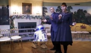 Le couple Obama danse avec R2D2 et un stormtrooper