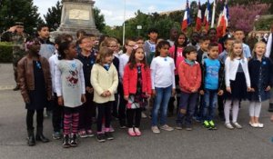 La marseillaise interprétée par les élèves de l'école Joseph Reinach à l'occasion de la cérémonie du 8  mai 2016