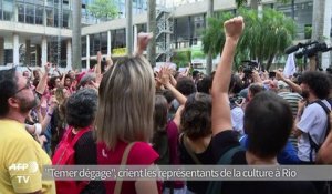 "Temer dégage", crient les représentants de la culture à Rio