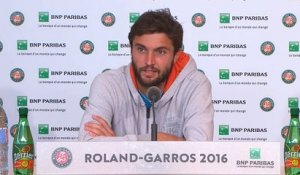 Roland-Garros - Simon : "Un premier set très physique"