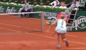 Timea Babos s'arrache en défense