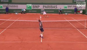 Ferrer déborde Monaco pour claquer un smash