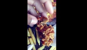 Un poussin entier frit trouvé dans un menu KFC !!