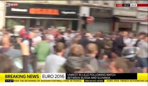Charge des CRS contre les Hooligans Russes et Anglais à Lille - Euro 2016