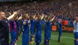 Les footballeur de L’Islande célèbrent leur victoire contre l’Angleterre : magique! - Euro 2016