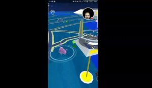 Tomber dans un étang de nuit en jouant à pokémon go... FAIL