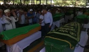 Turquie : des funérailles sous tension après l'attentat de Gaziantep
