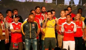 Arsenal - Jamie Foxx met le feu pour les Gunners