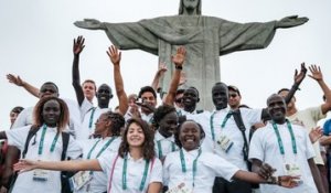 Les visages des dix athlètes de l'équipe de réfugiés aux Jeux olympiques