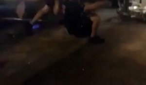 50 Cent se bat dans la rue avec deux policiers à la sortie d'une boite de nuit