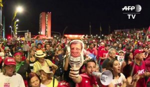 Brésil: manifestation pro-Rousseff devant le Sénat