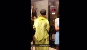 Kylie and Kendall Jenner coincées dans un ascenseur