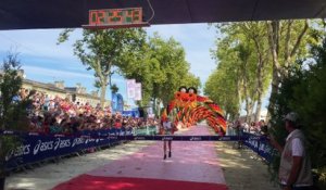 32e Marathon du Médoc : le vainqueur Freddy Guimard  à l'arrivée