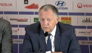 Foot - L1 - OL : Aulas «Tout n'a pas été fait pour protéger le car»