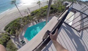 Sauter du 5eme étage d'un hôtel dans une piscine.. Le Fou !