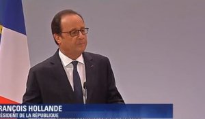 Hollande dénonce les «charlatans» qui contestent les acquis de la science