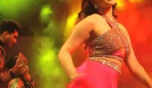Sunny Leone's sizzling performance